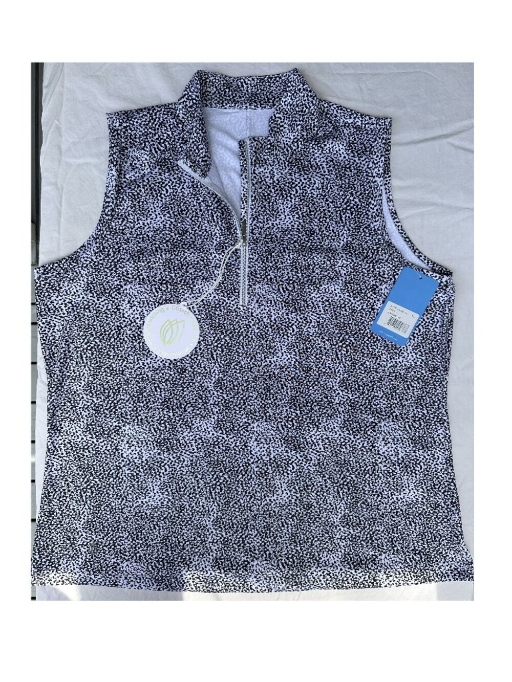 NWT/ GG BLUE apparel / Sleeveless 1/4 Zip Top w Stretch / B+W Print / Size: XL